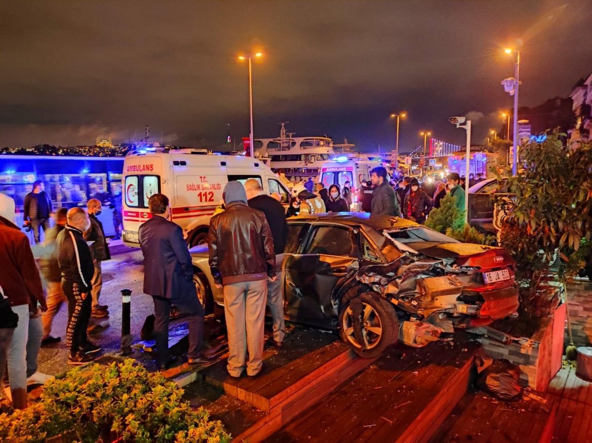 Araçlar hurdaya döndü! Hepsine sırayla çarptı