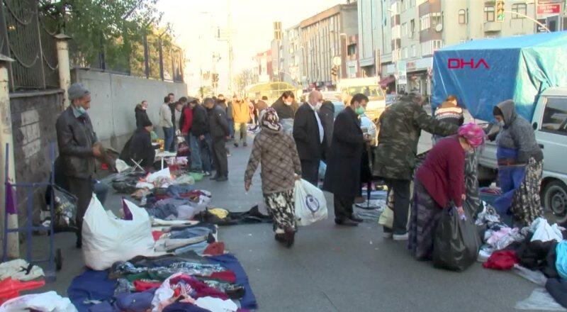 ‘Kaldırım pazarı’ kalabalığı… Maskesiz, mesafesiz alışveriş yaptılar | Video