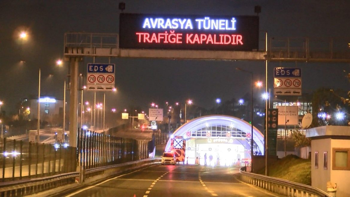 Avrasya Tüneli ‘acil durum’ tatbikatı için trafiğe kapatıldı