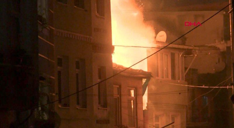 Beyoğlu’nda yangın paniği | Video