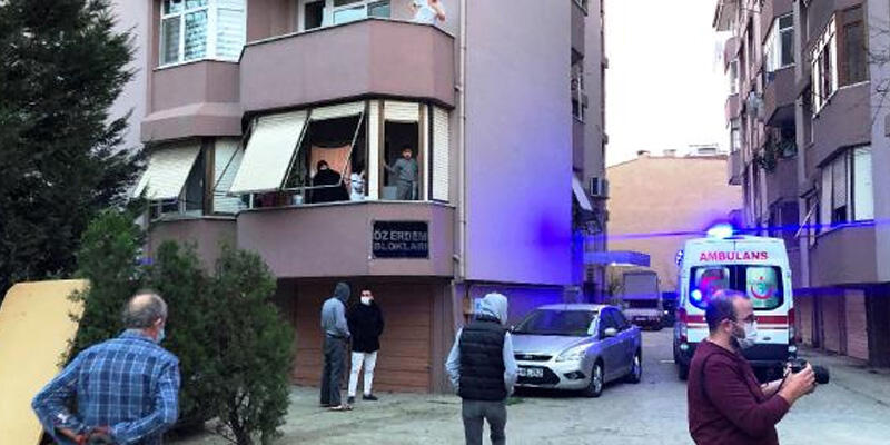 Evde tartışan kardeşler birbirlerini bıçakladı