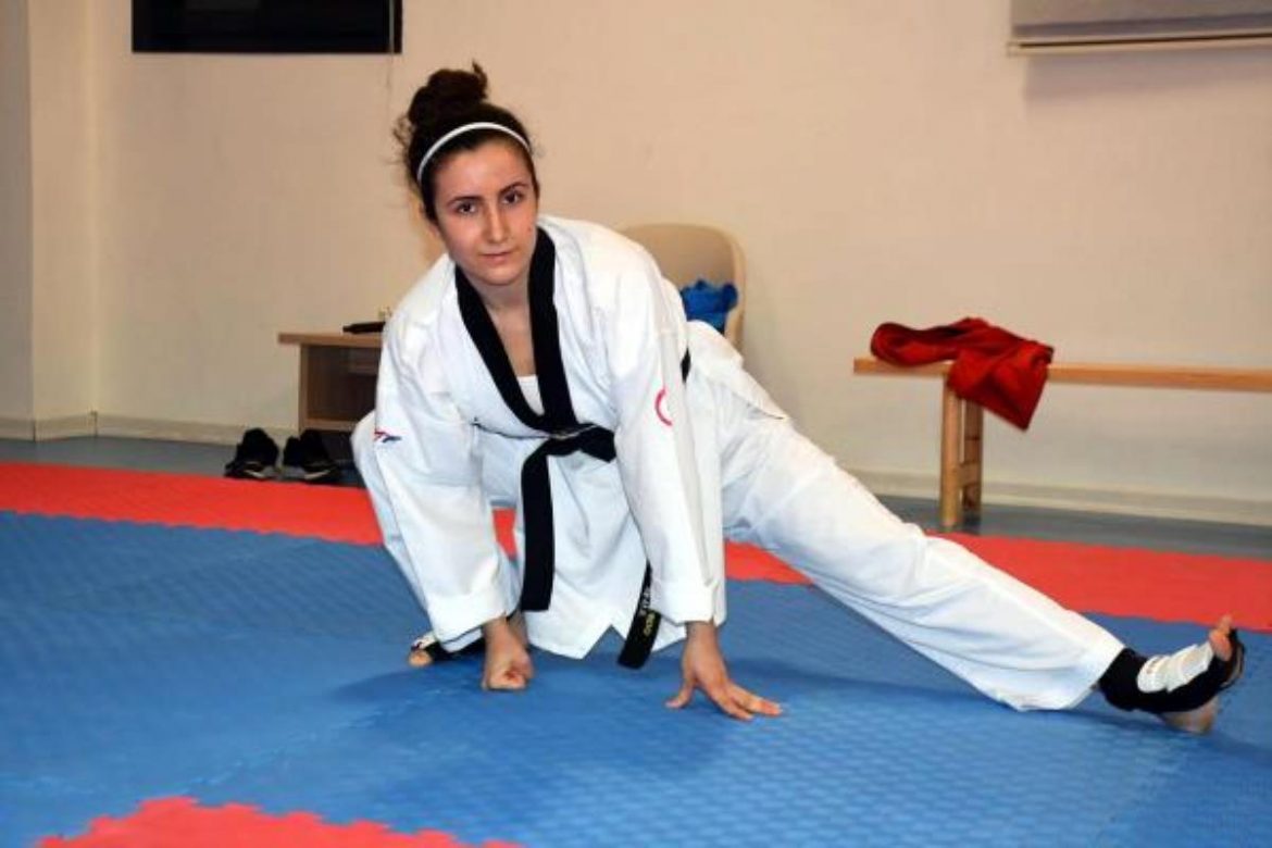 İşitme engelli tekvandocu Nazlı’nın hedefi olimpiyat madalyası