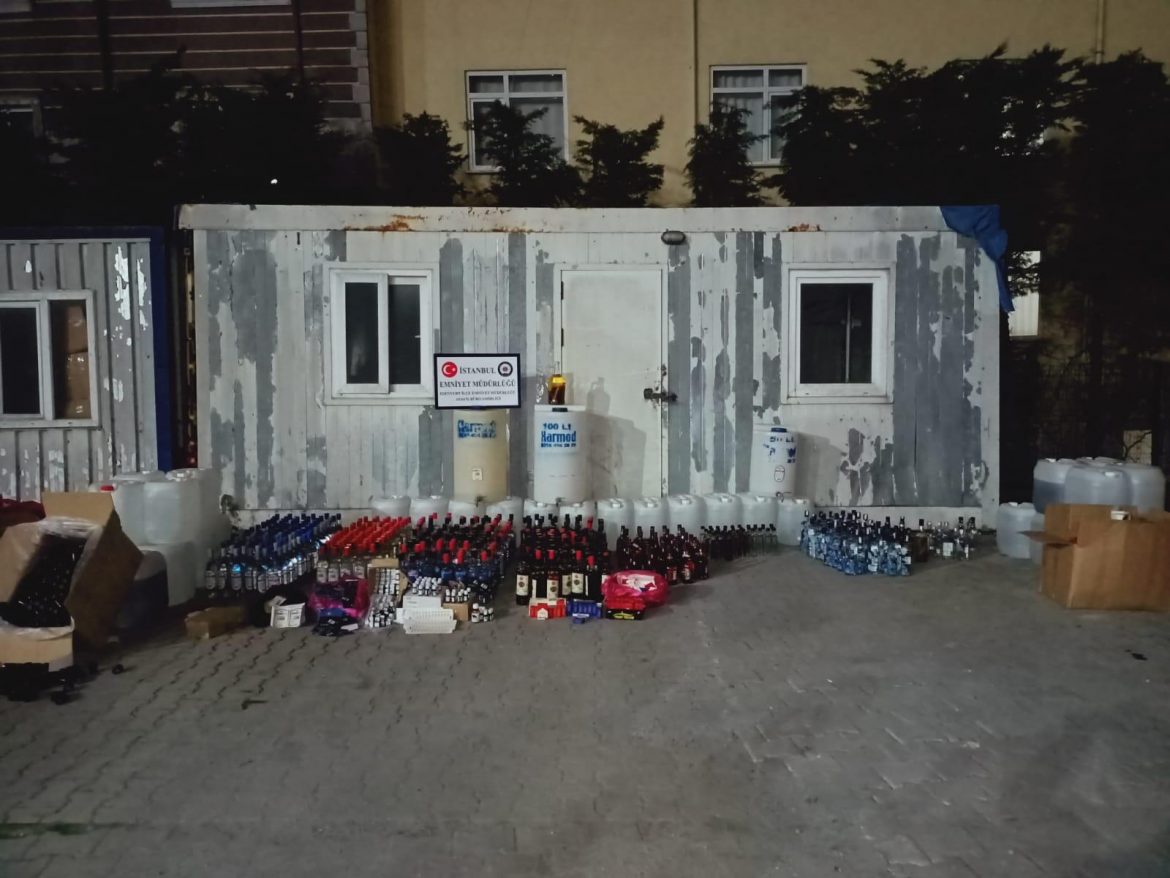 İstanbul’da 1400 litre kaçak içki ele geçirildi