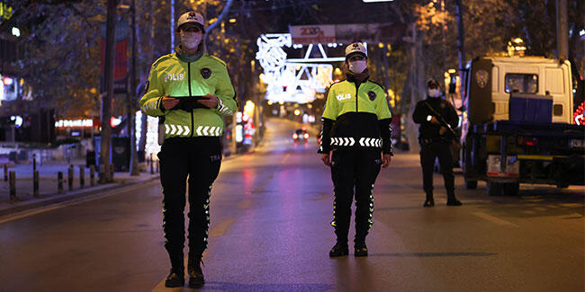 İstanbul yeni yılı korona gölgesinde sessiz karşıladı