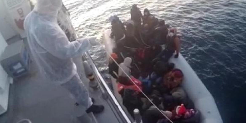 İzmir’de 32 kaçak göçmen kurtarıldı