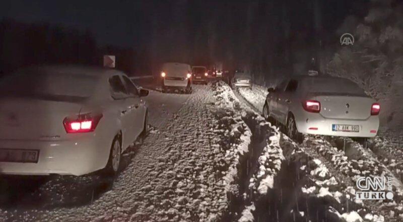 Sivas’ta ulaşıma kar engeli | Video