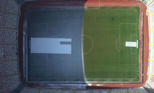Sivasspor-Fenerbahçe maçı öncesi stadın yarısı beyaz yarısı yeşil