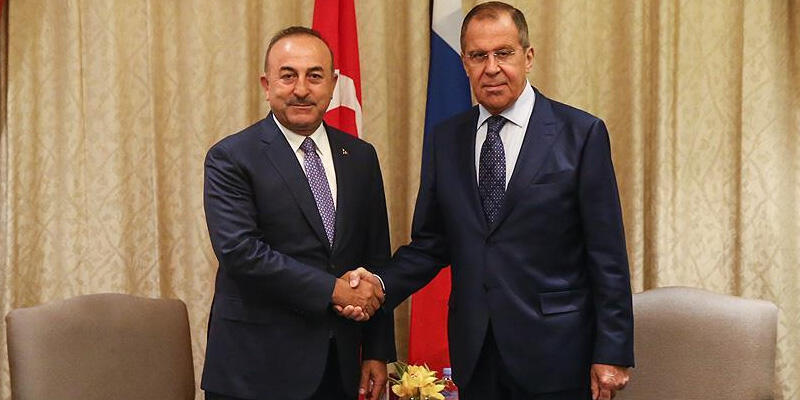 Dışişleri Bakanı Çavuşoğlu, Katar’da Rus mevkidaşı Lavrov ile görüştü