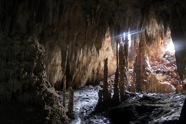 Tünel inşaatında mağara ortaya çıktı