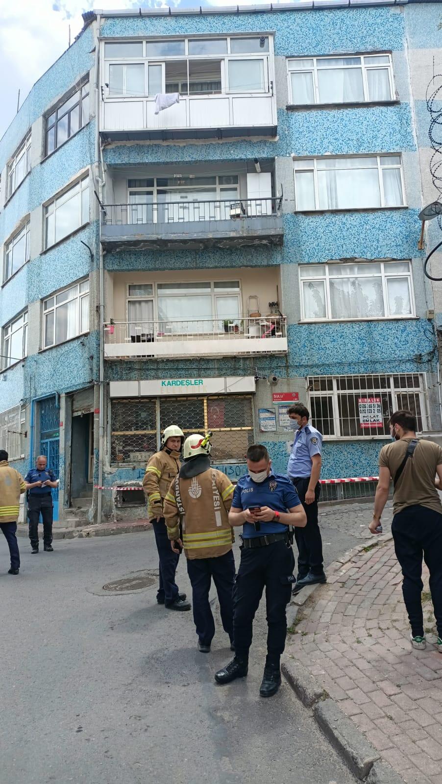 İstanbul’da kolonları çatlayan bina boşaltıldı