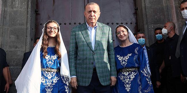 Cumhurbaşkanı Erdoğan Erzurum’da gençlerle buluştu