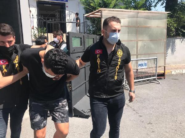 Fatih’te dehşete düşüren gasp girişimlerinin şüphelileri yakalandı