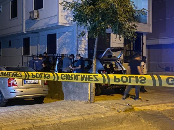 Annesi ve kızkardeşini öldürdü