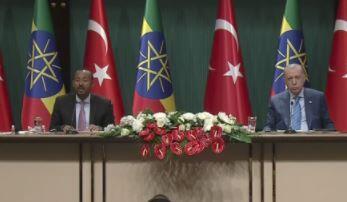 Basın toplantısında çevirmen tartışması