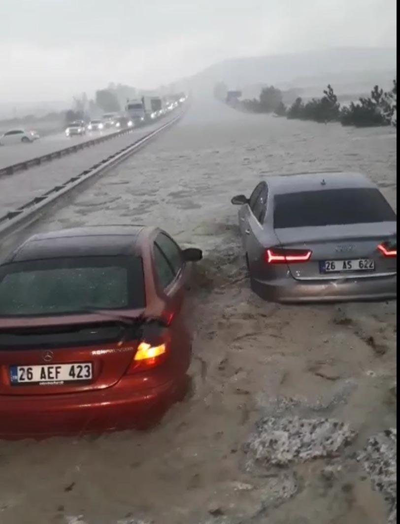 Fotoğraflar Eskişehir’den! Aniden bastırdı