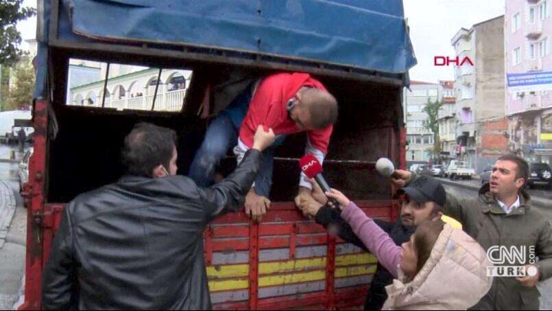 Adliyeden firar etti, kamyonet kasasında yakalandı