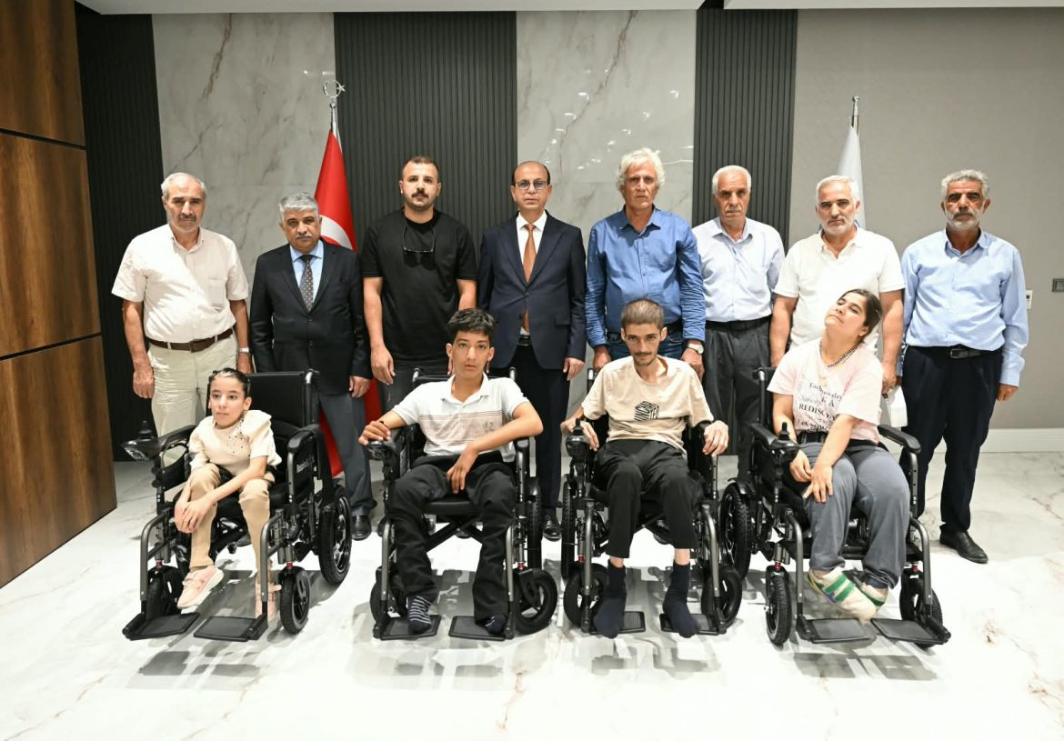 Yeşilyurt’ta engelli bireylere akülü araç desteği